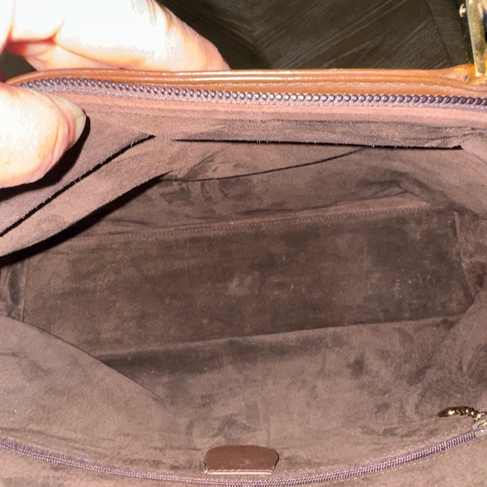 Gucci Customized Brown Leather Tote Bag With Hand Painted Designer Bee Motif - Picture 8 of 13